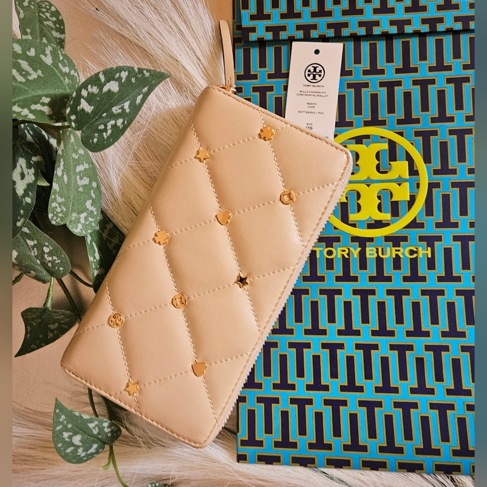 Tory Burch nwt Willa Charms leather Zip Continental Wallet comes with Gift bag a
